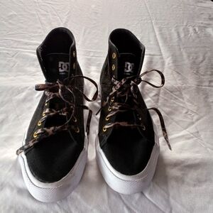 DC Women's Manual Hi TX SE Black Canvas Skate Shoe With Leopard Accents Size 8.5